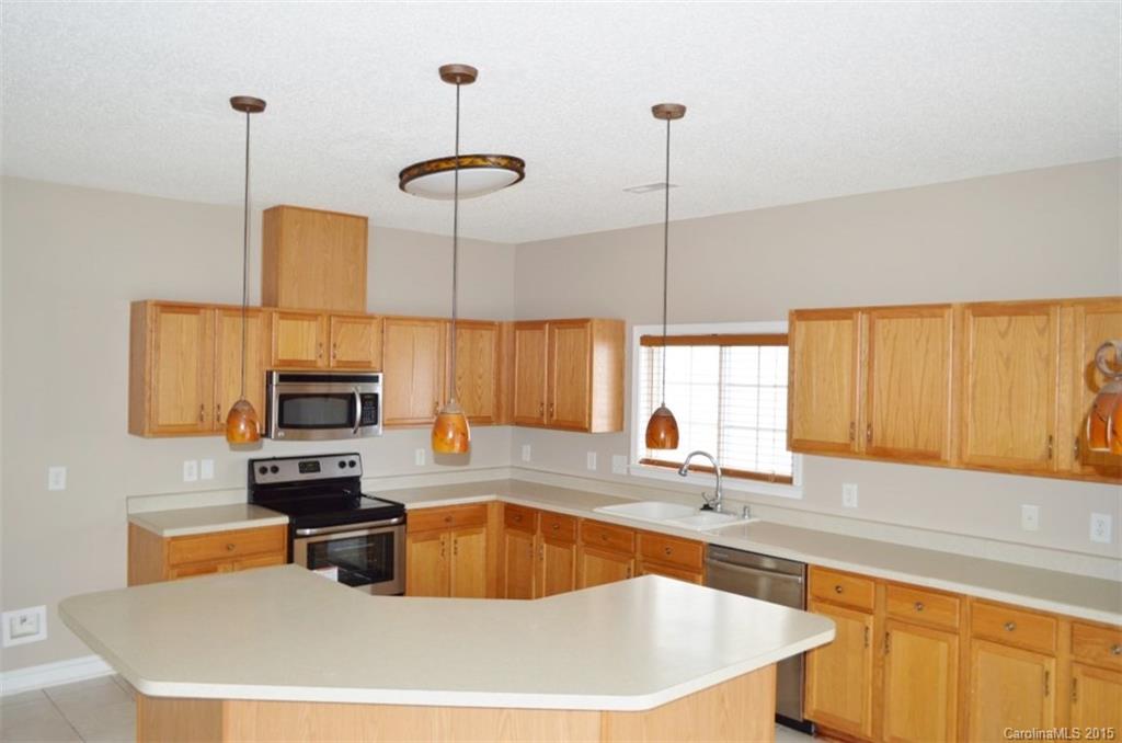 Hamilton Lakes - Residential