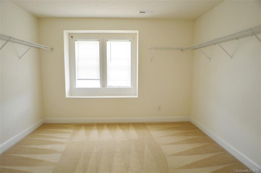 Hamilton Lakes - Residential