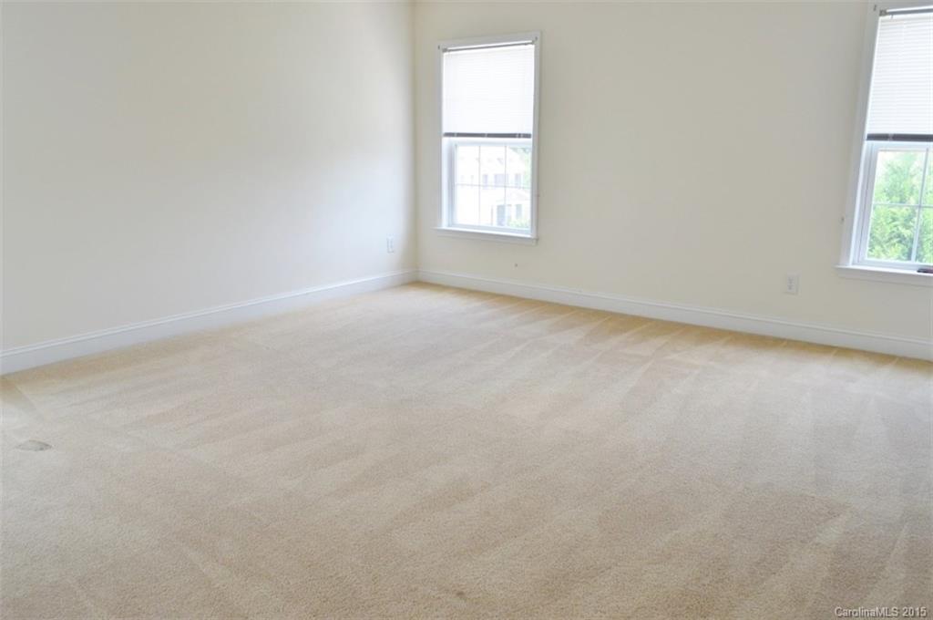 Hamilton Lakes - Residential