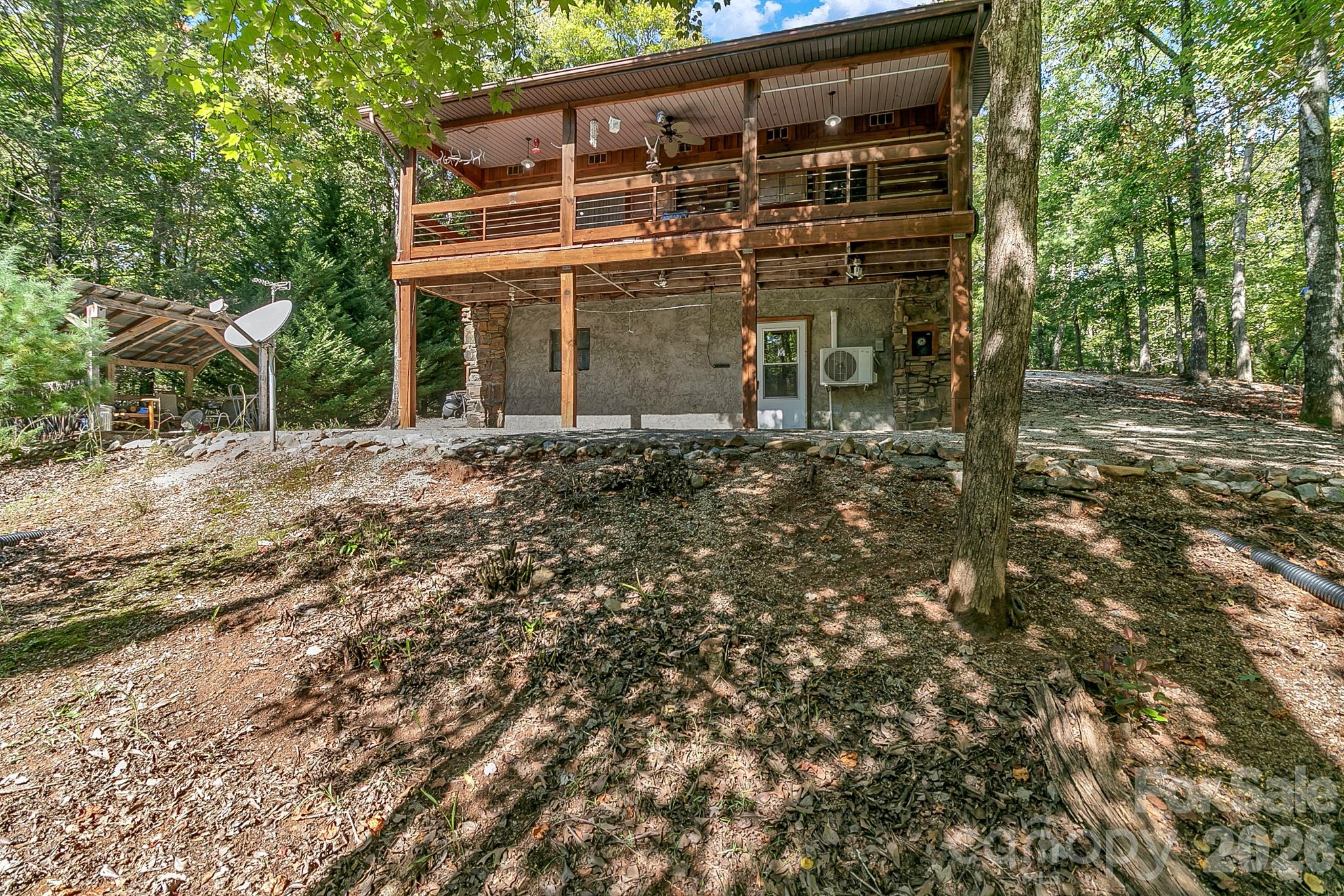 653 Lakeview Drive N
