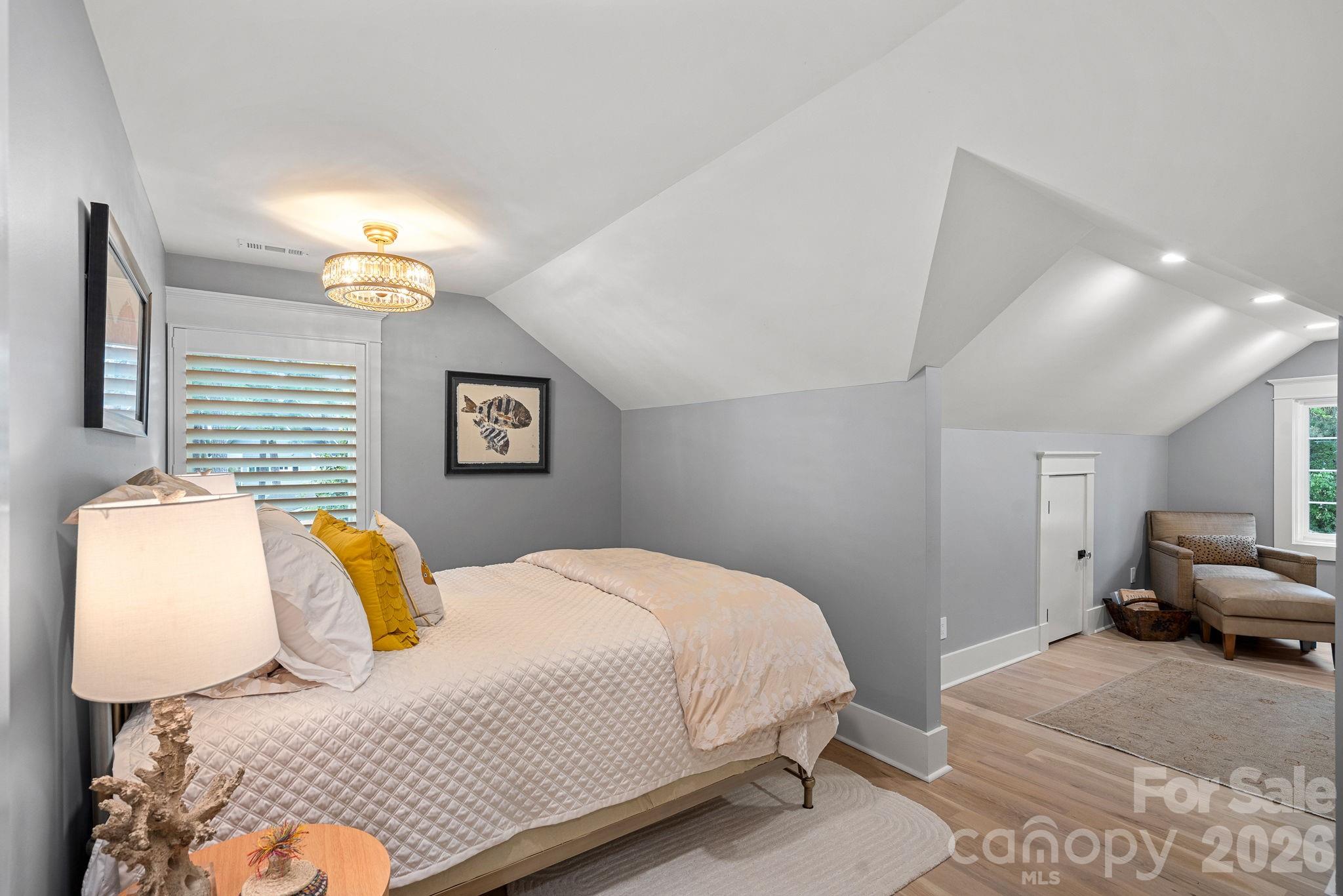 Island Forest - Residential