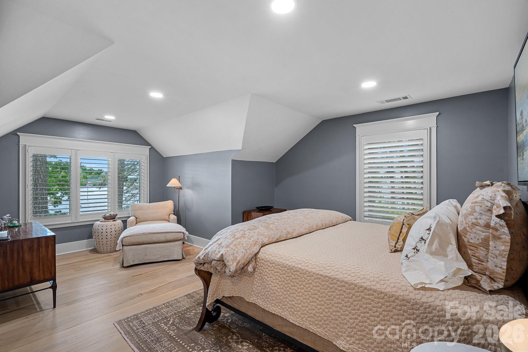 Island Forest - Residential