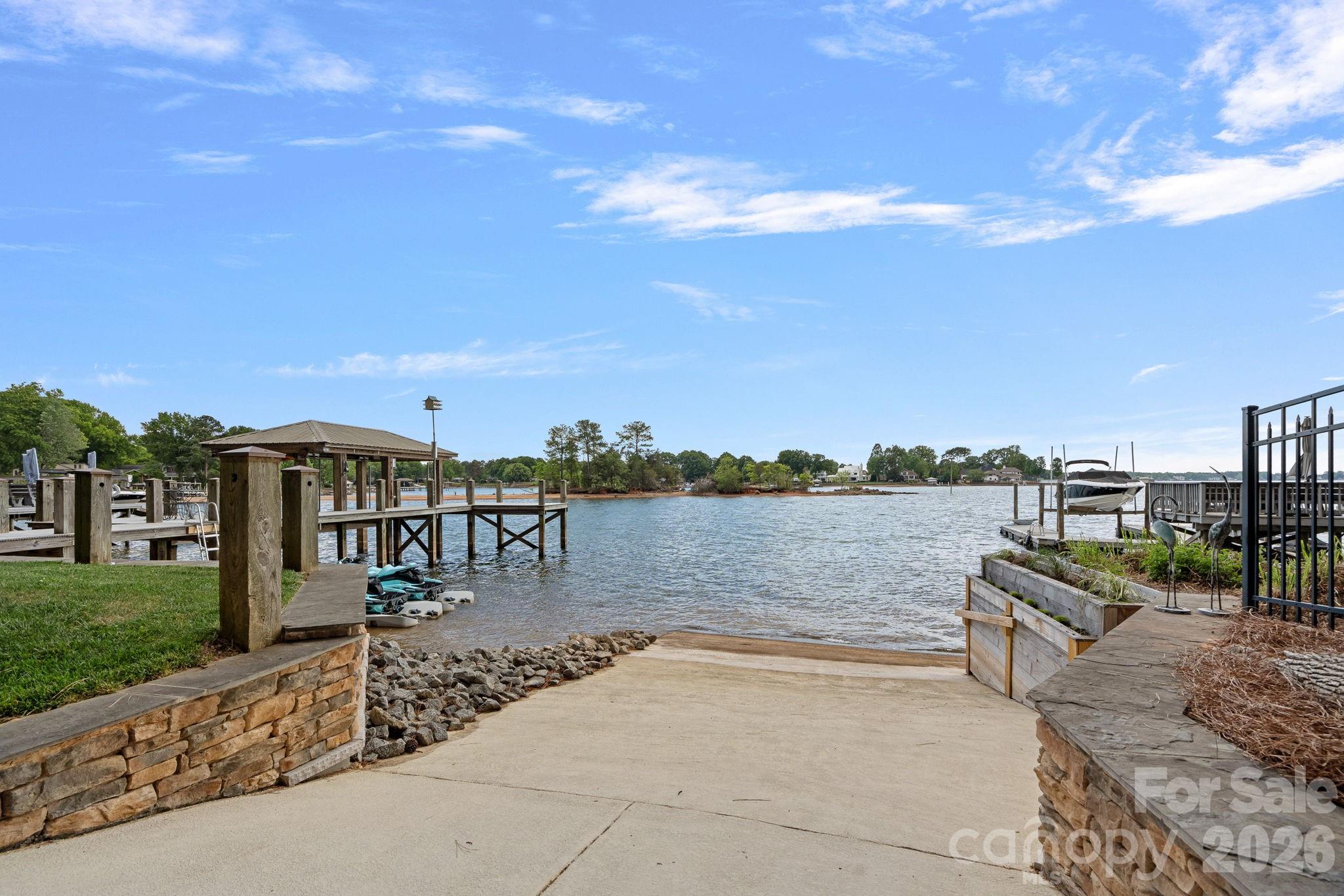 Island Forest - Residential