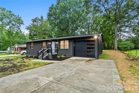 Photo of 562 Barrington Place NW, Concord, NC 28027 (MLS # 4418319)