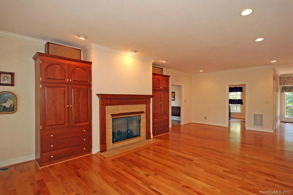 Fort Dobbs Farms - Residential