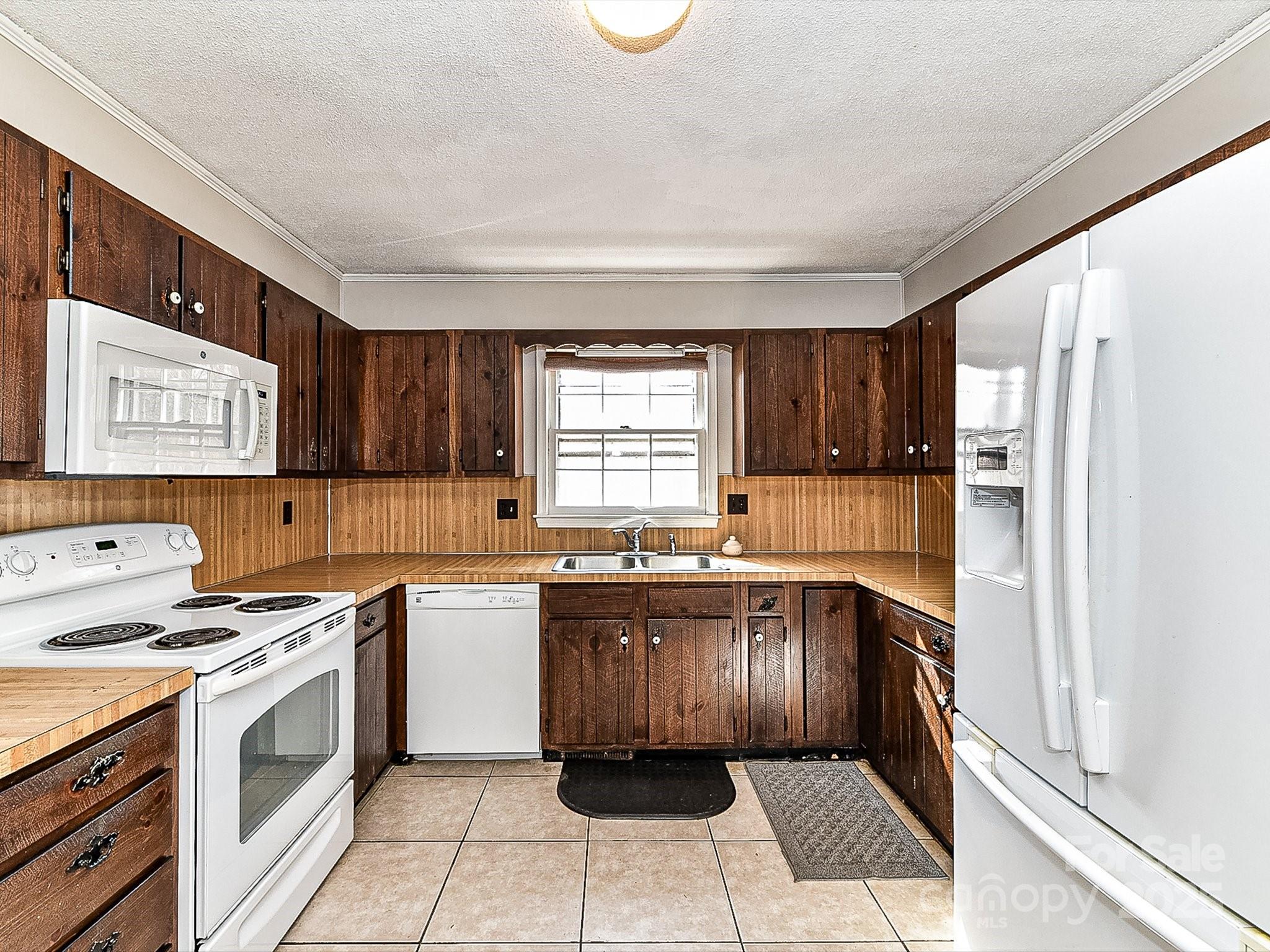 Club Side Estates - Residential