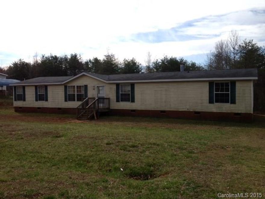 WELL PRICED MANUFACTURED HOME IN THE STONES EDGE SUBDIVISION / WEST IREDELL AREA !!  This home offers 4 bedrooms, 2 baths, a kitchen with lots of cabinets, a large living room and is priced well below tax value!!  BRING OFFERS!!
