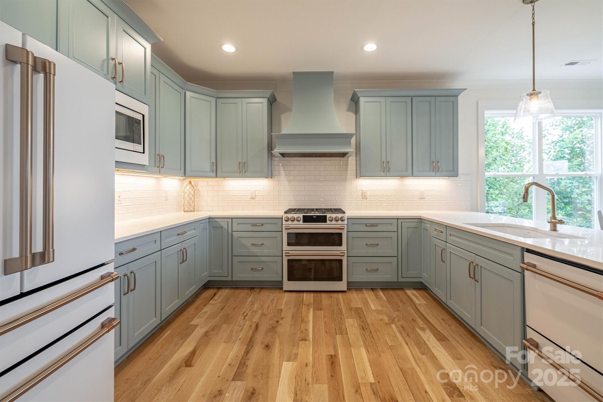 Bear Cliff - Residential