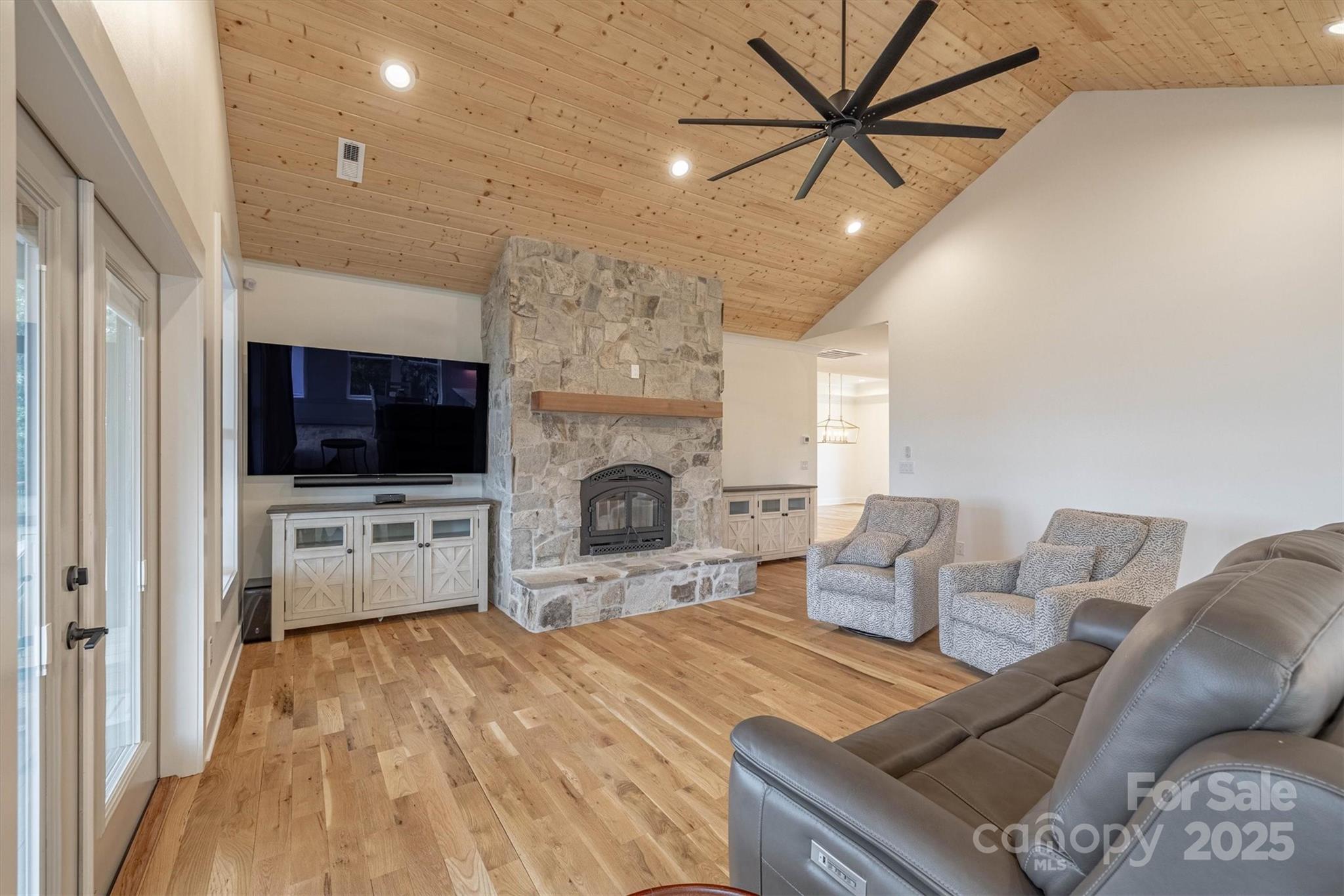 Bear Cliff - Residential