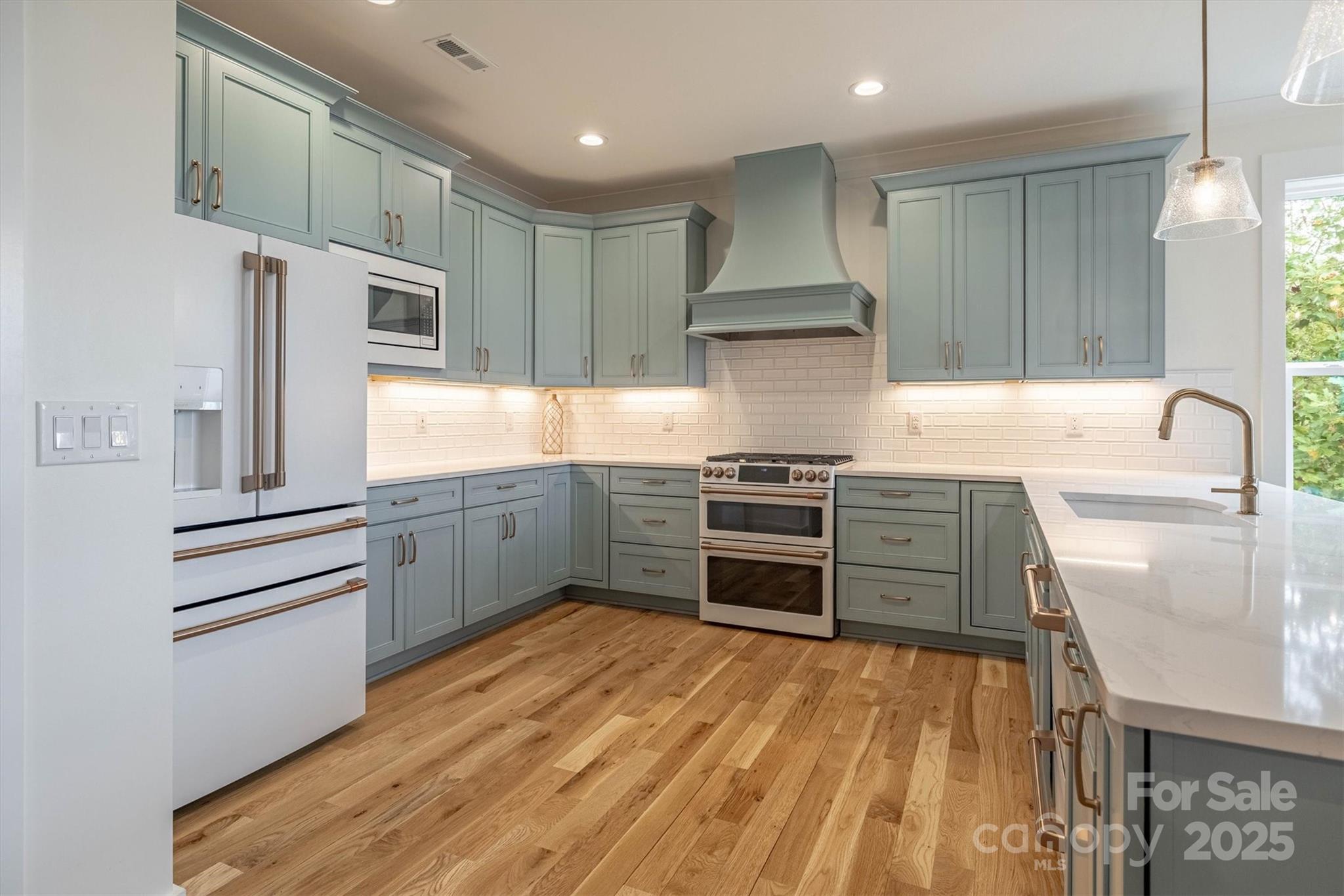 Bear Cliff - Residential