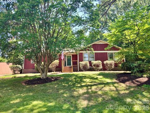 Photo of 1620 Windyrush Lane, Gastonia, NC 28054 (MLS # 4395424)