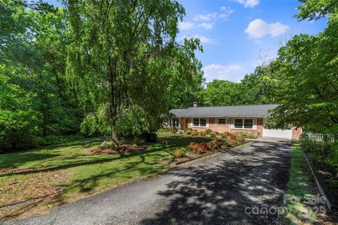 A home in Hendersonville