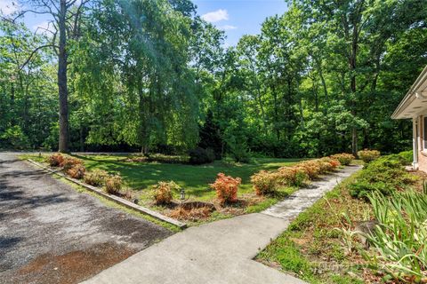 A home in Hendersonville