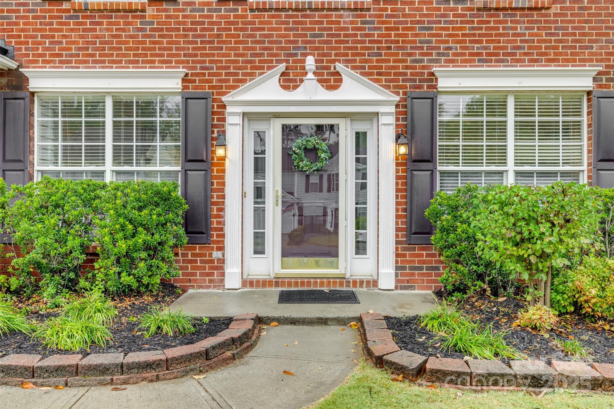 6092 Creekview Court