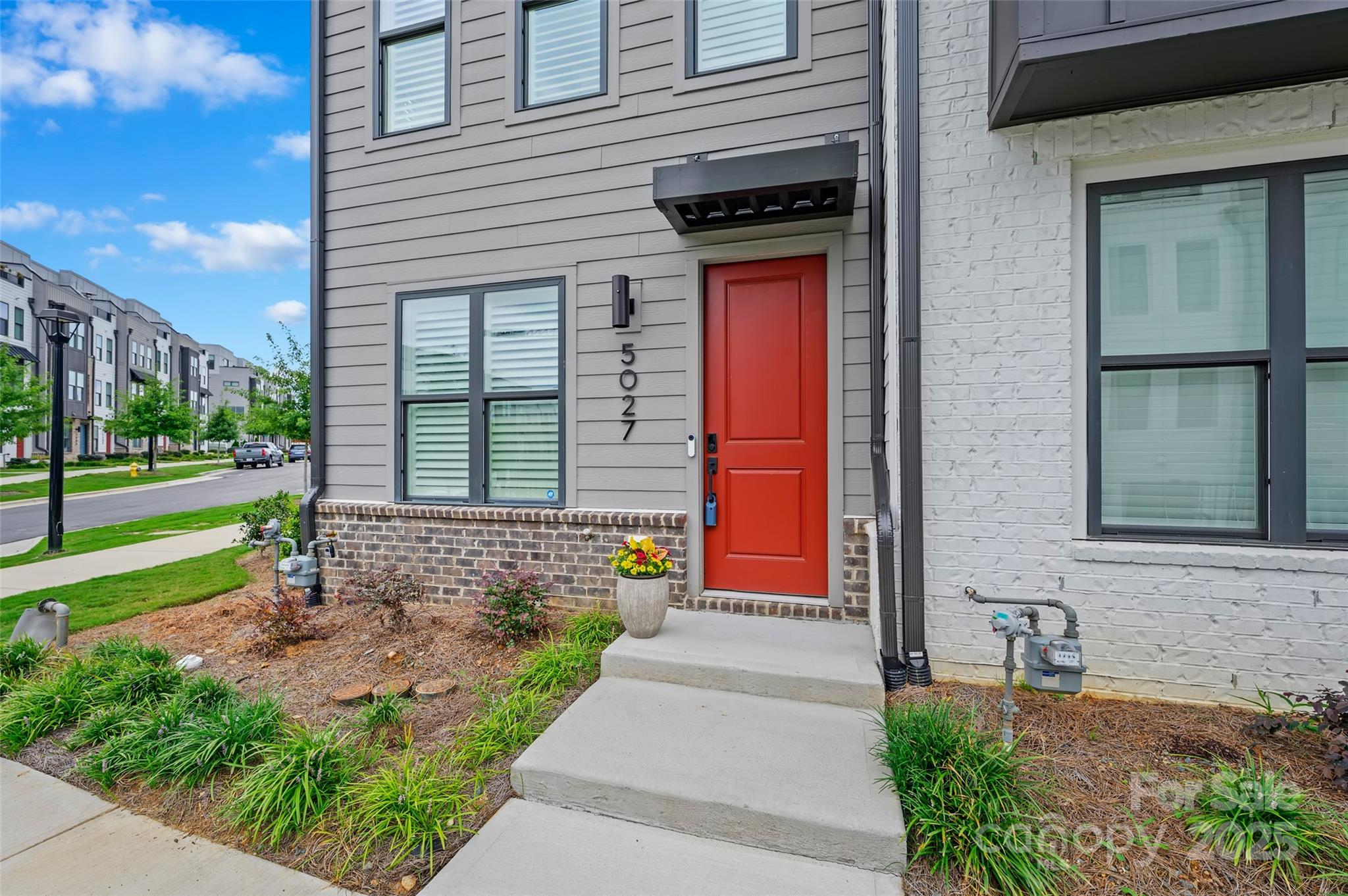5027 Tiny Lane