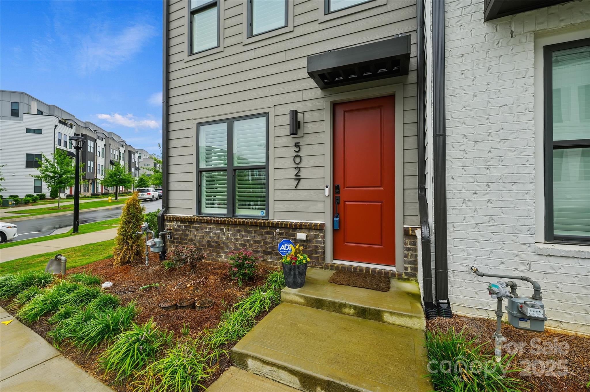 5027 Tiny Lane