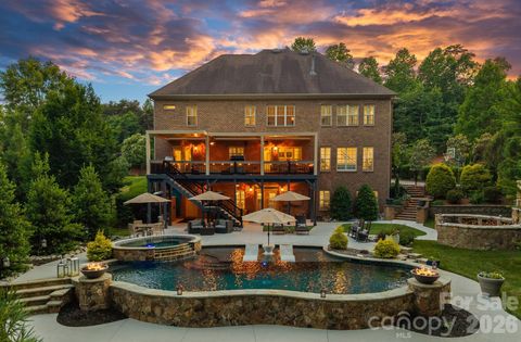 Photo of 139 Logan Crossing Drive, Davidson, NC 28036 (MLS # 4386855)