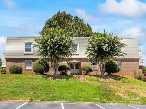 2616 Park Road B Charlotte NC 28209