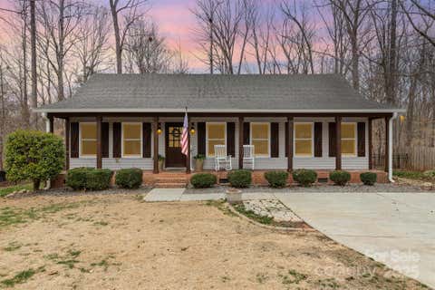 Photo for 348 Sugar Creek Crossing