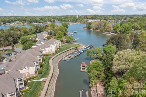 Photo of 104 Pier 33 Drive #317, Mooresville, NC 28117 (MLS # 4365241)