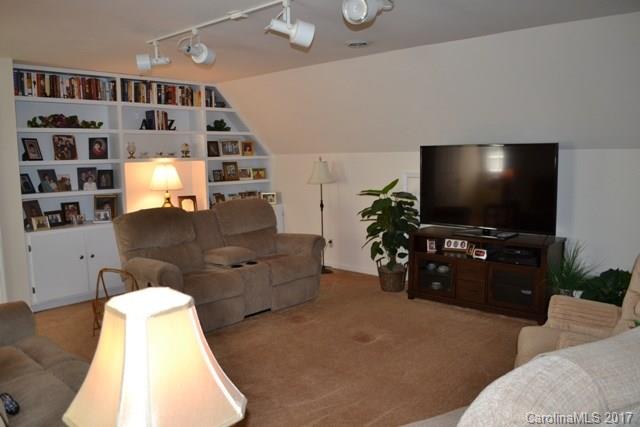 Meadow Lakes - Residential