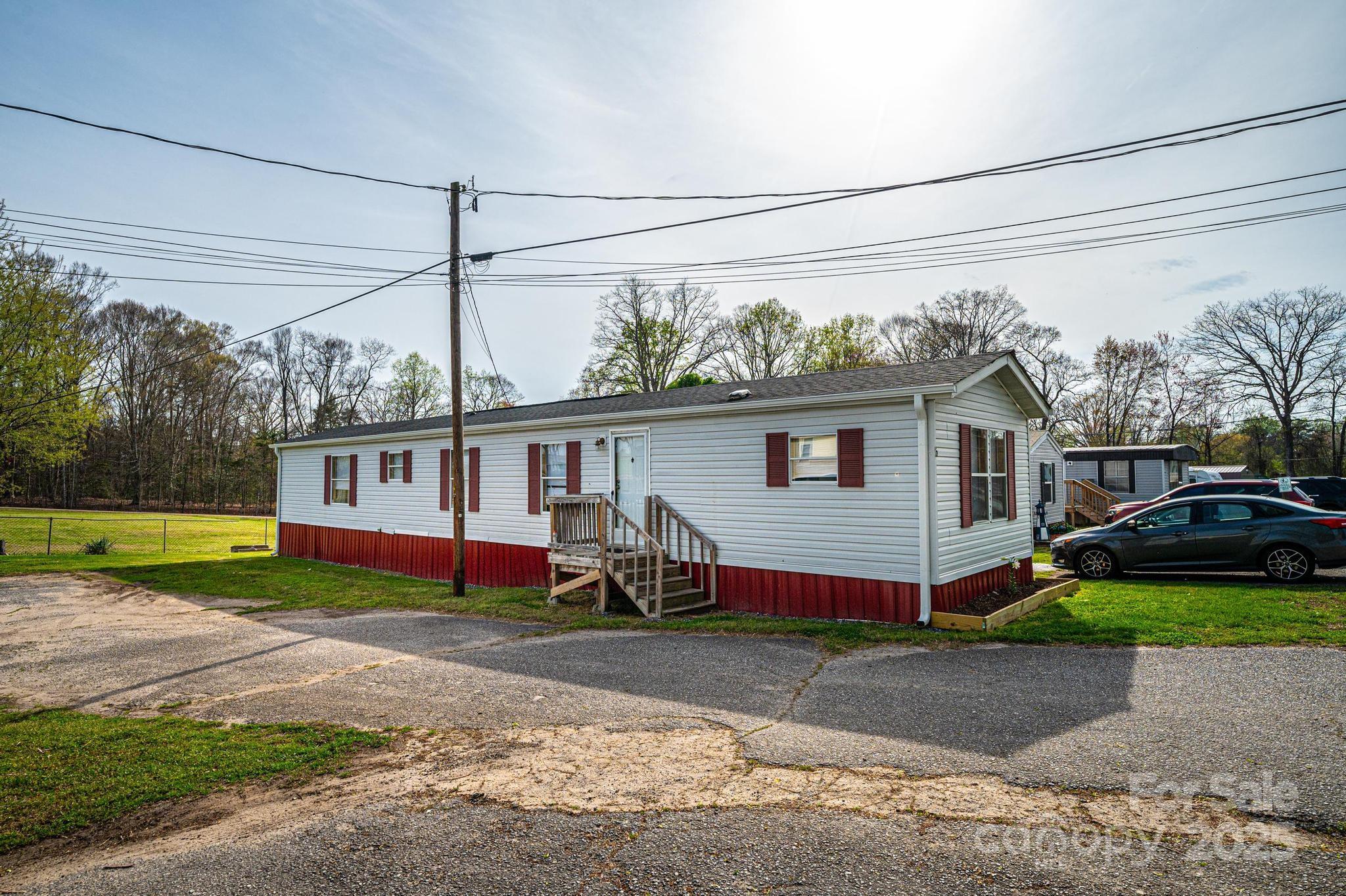 1521 Airport Rhodhiss Road