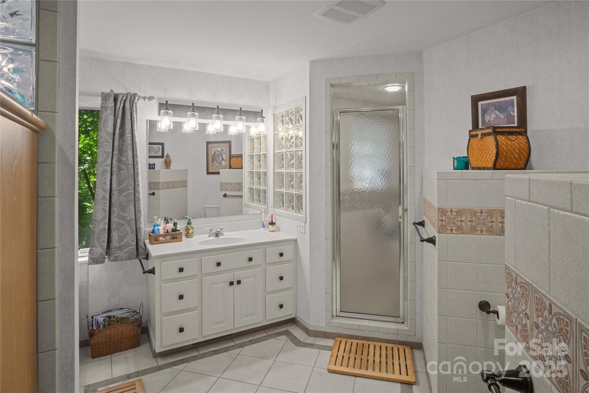 Snaffles - Residential