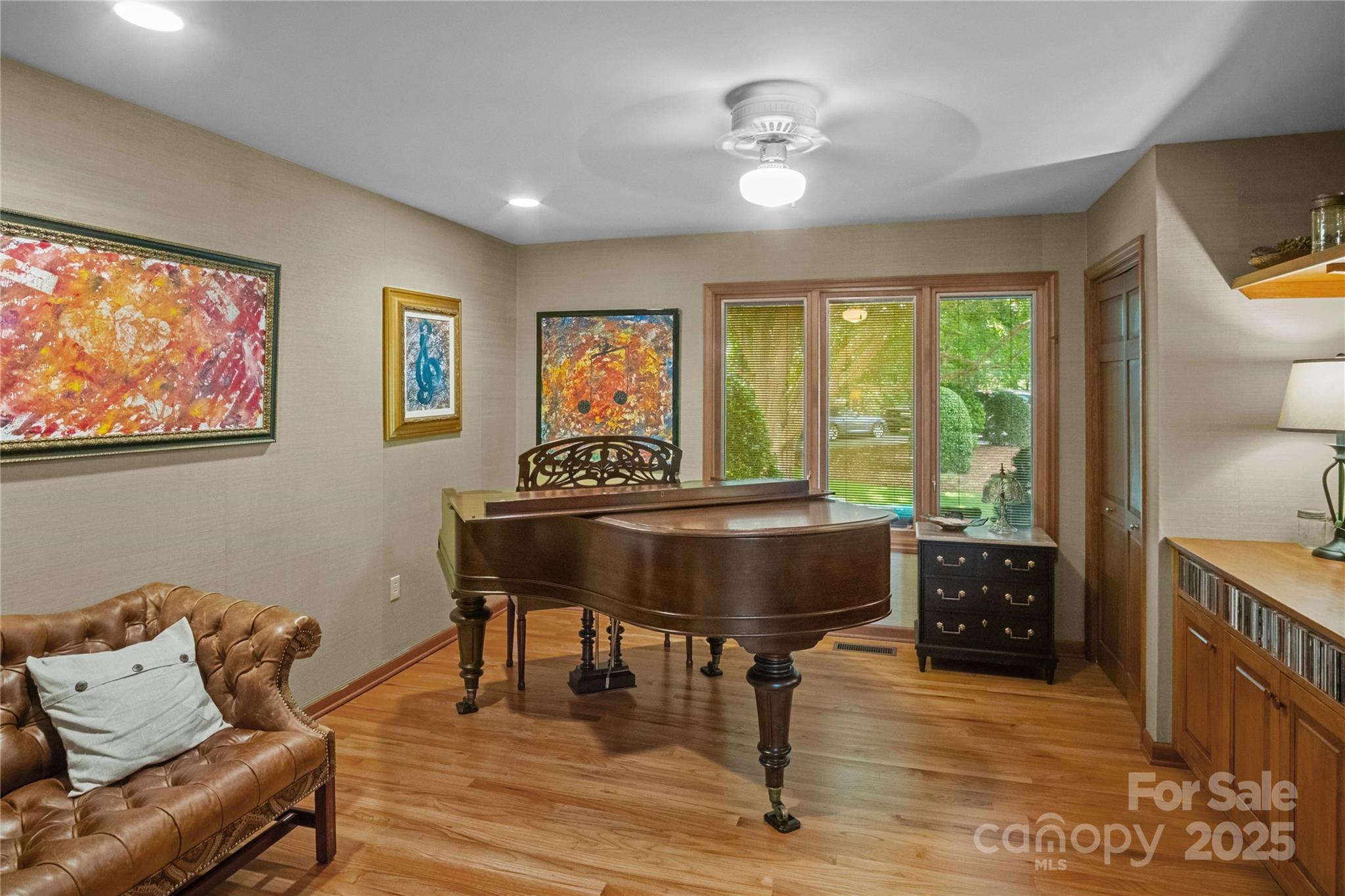 Snaffles - Residential