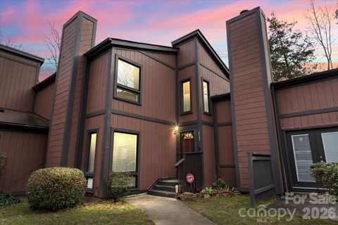 6123 Honeysuckle Lane Charlotte NC 28212