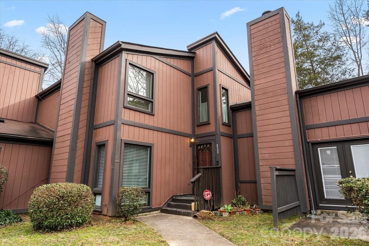 6123 Honeysuckle Lane