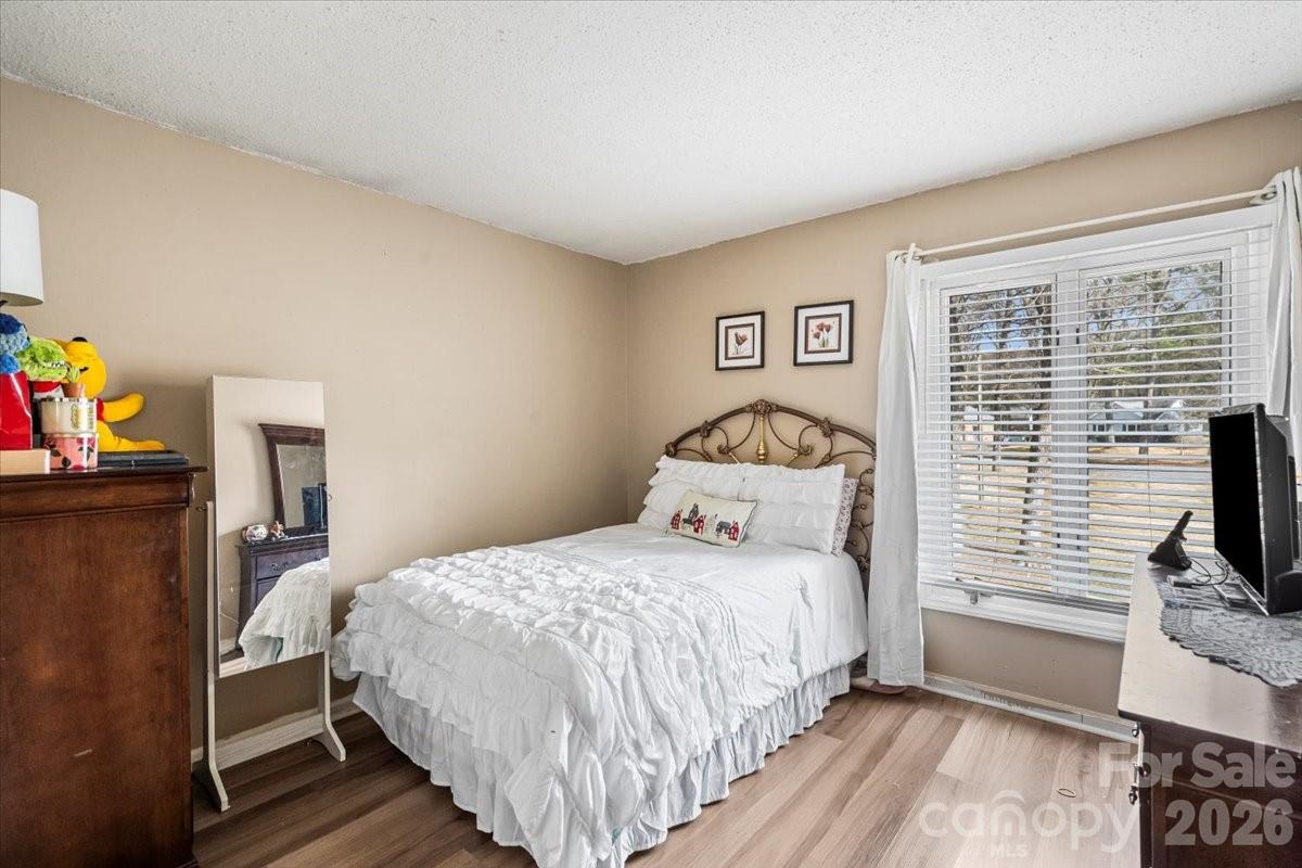 Four Seasons - Residential