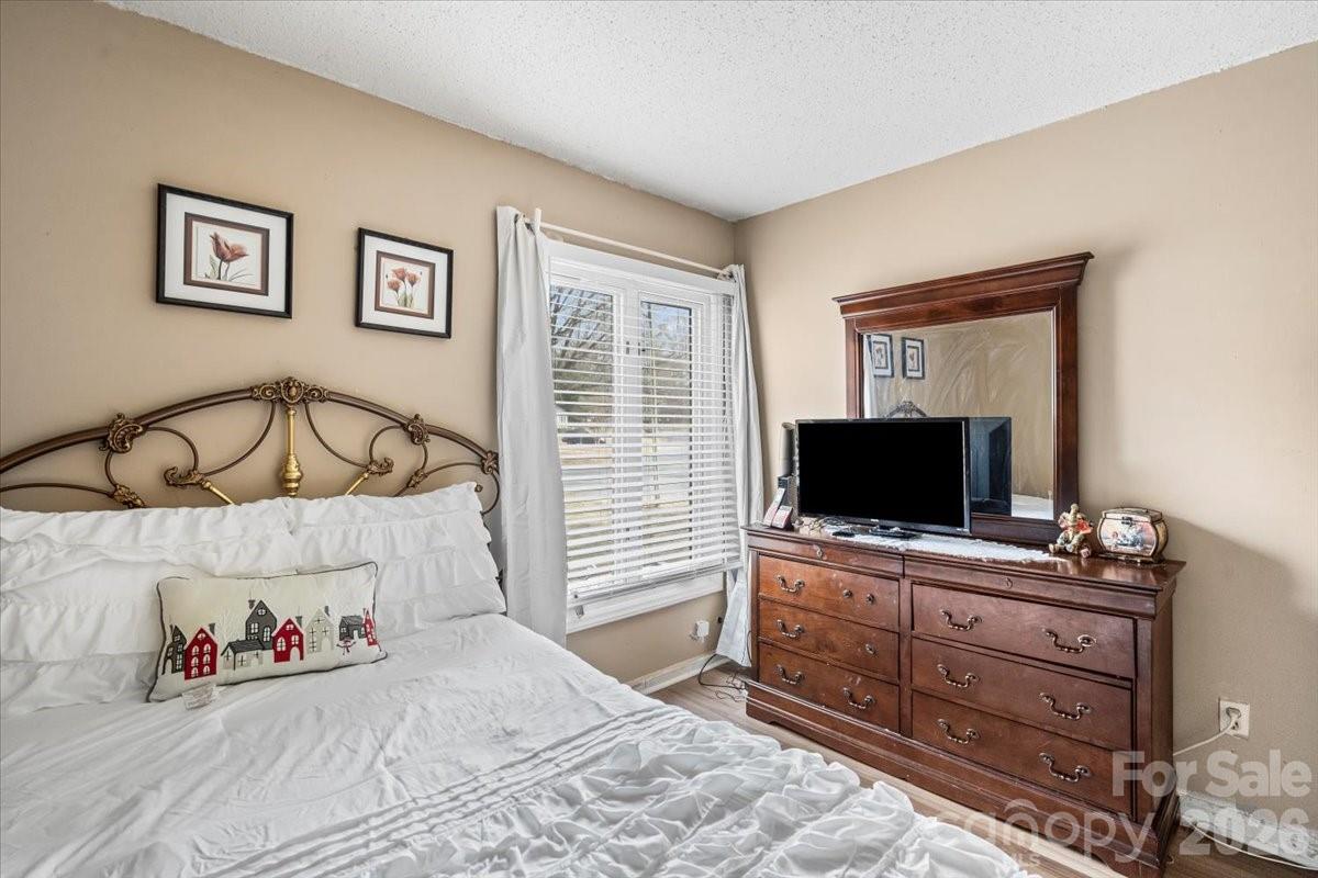 Four Seasons - Residential