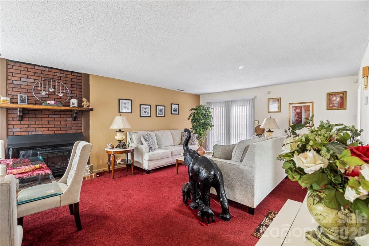 6123 Honeysuckle Lane