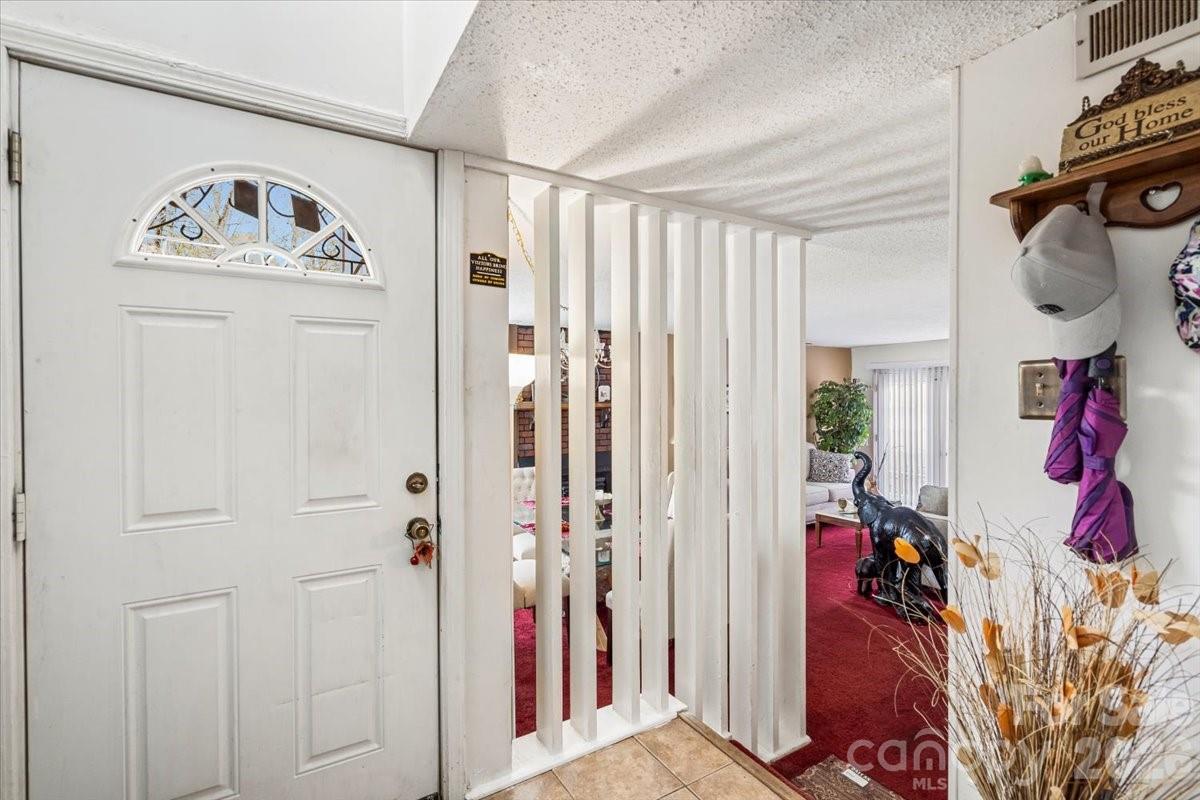 6123 Honeysuckle Lane