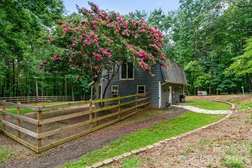 505 Tipperary Lane, photo 1 of 42