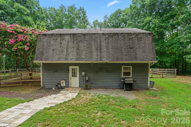 505 Tipperary Lane, photo 4 of 42