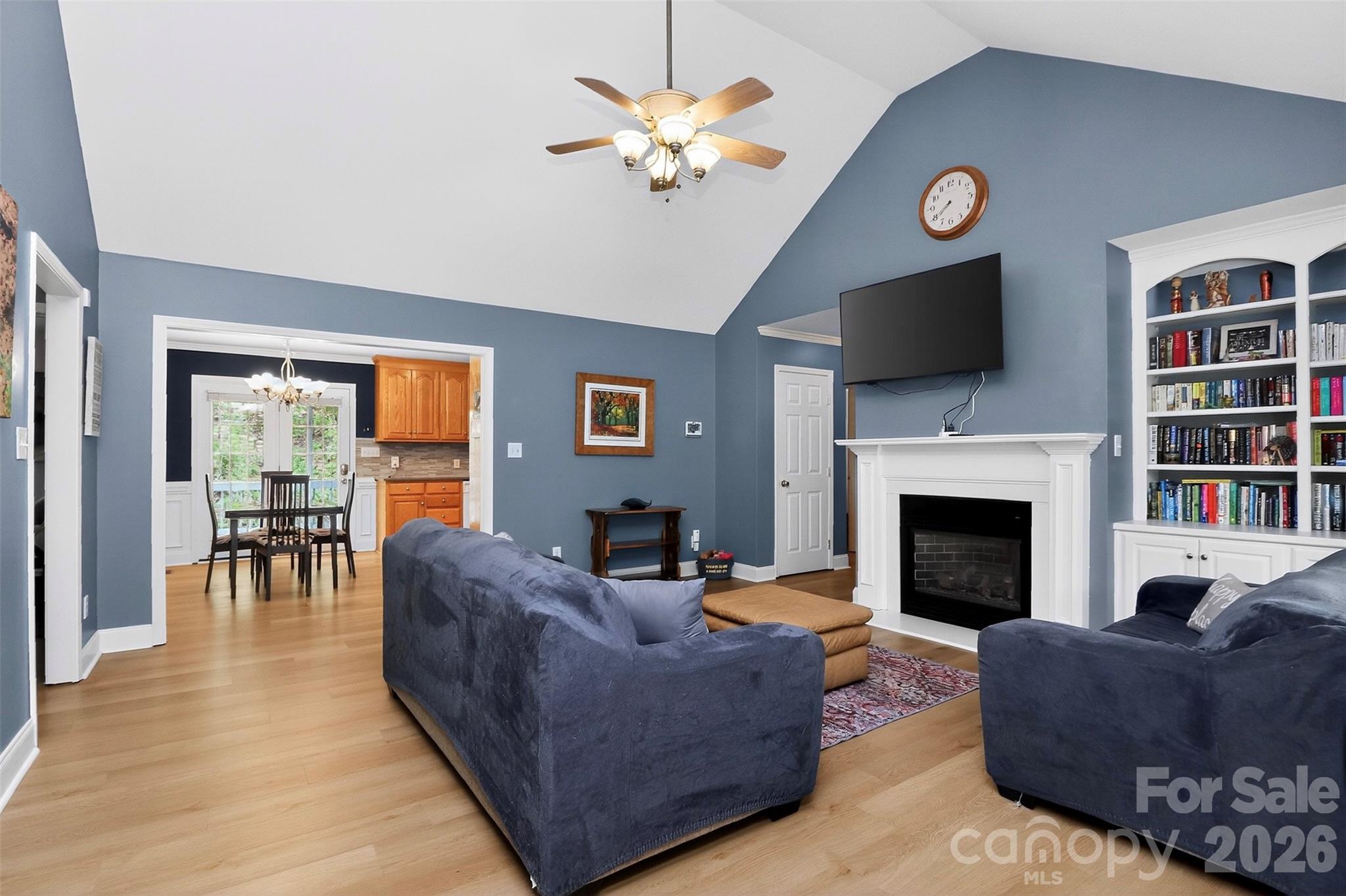 313 Brightwood Court SW