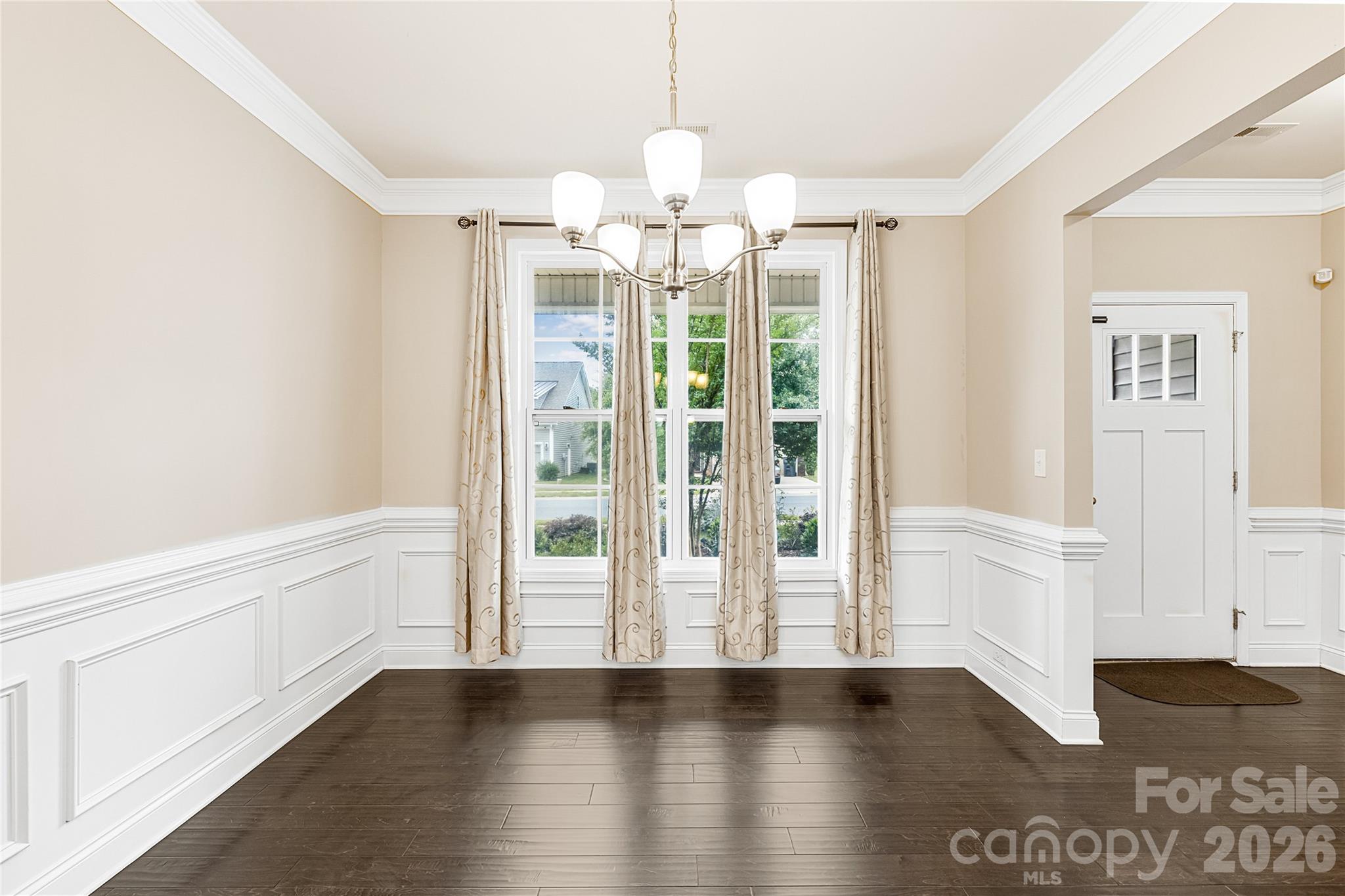 8813 Douglas Palace Court