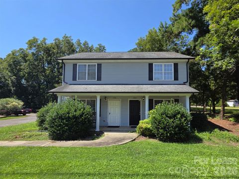 Photo of 2504 S Ridge Avenue, Kannapolis, NC 28083 (MLS # 4395544)
