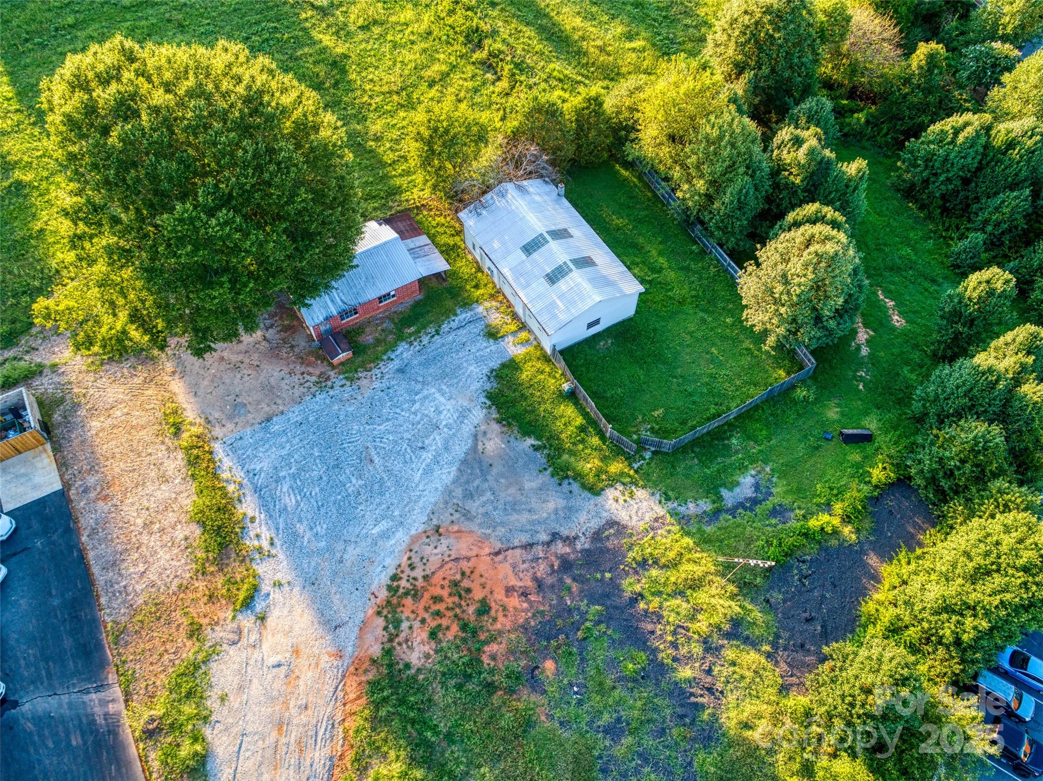 690 River Highway 3