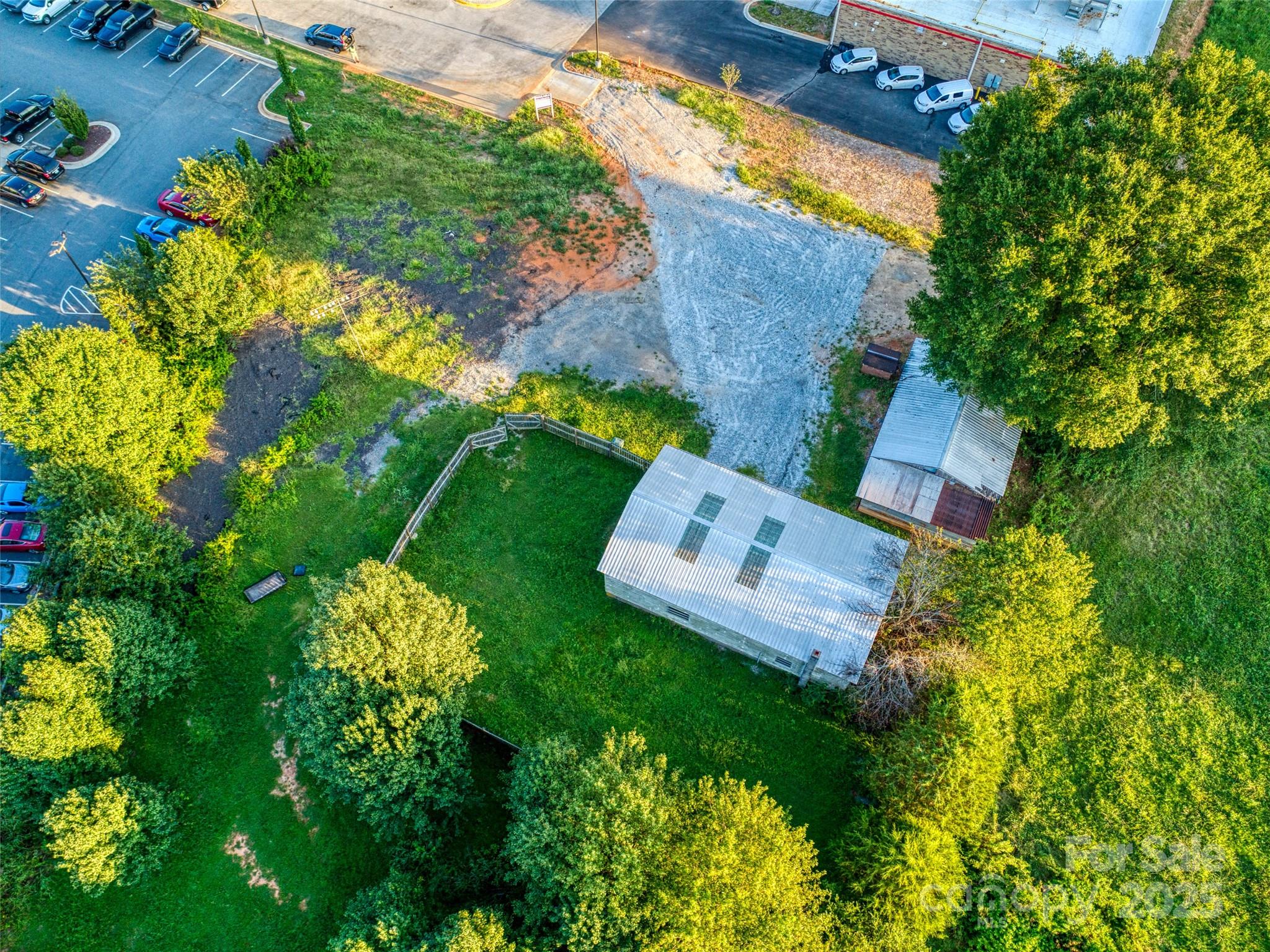 690 River Highway 3