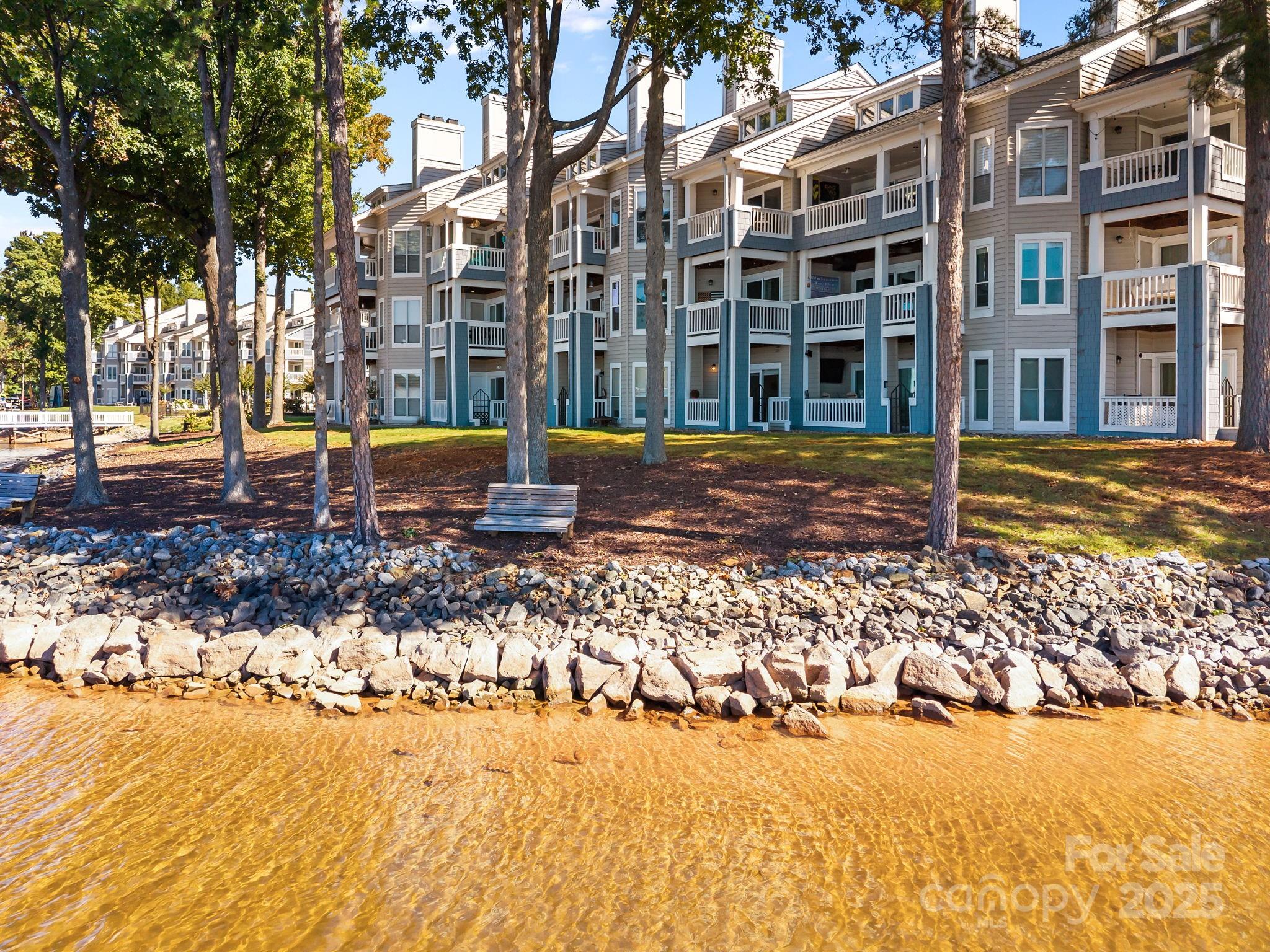 907 Southwest Drive