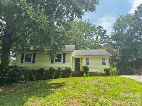 Photo of 9607 Barkridge Road, Charlotte, NC 28227 (MLS # 4416363)