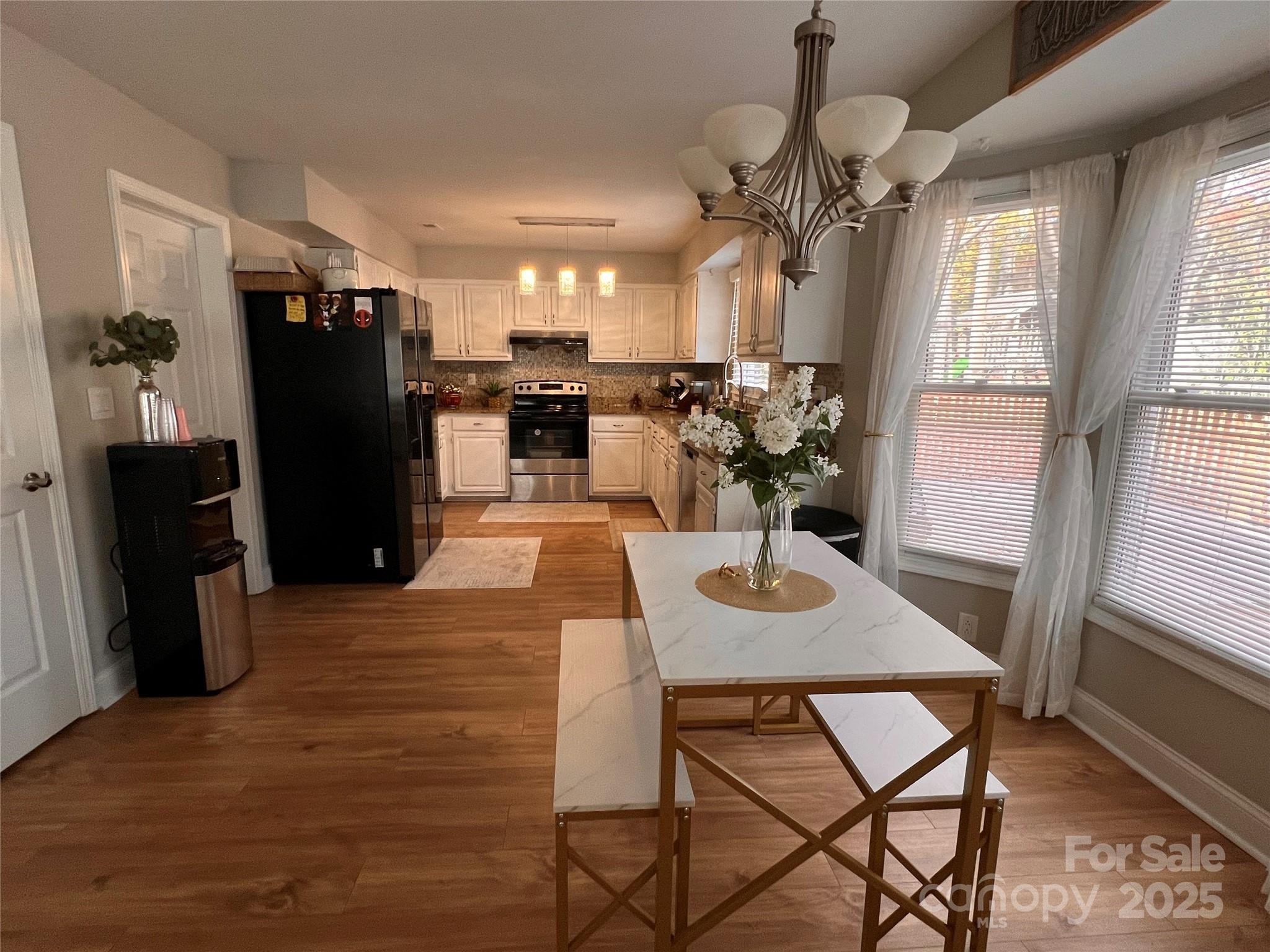 2913 Summerland Drive