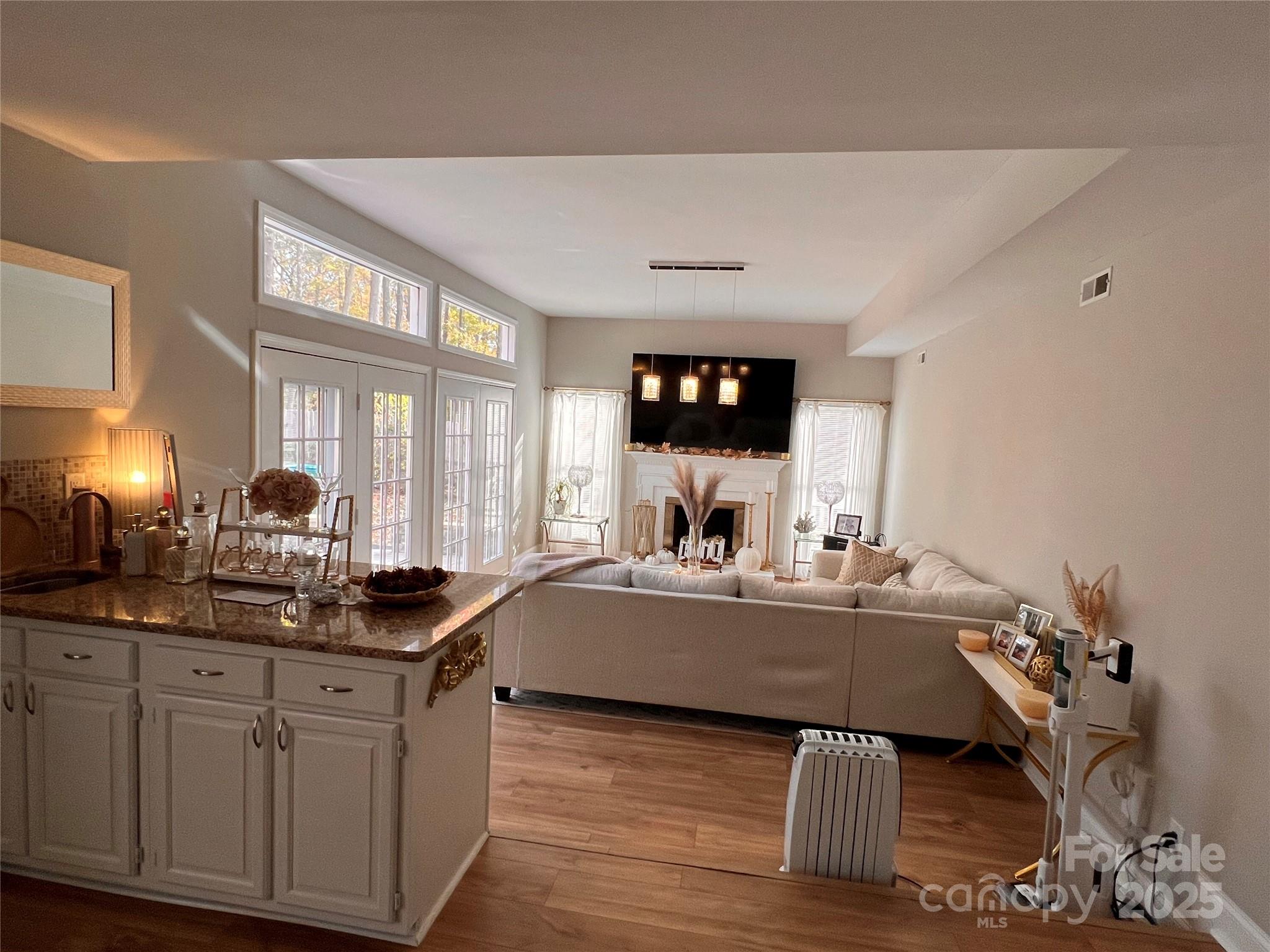 2913 Summerland Drive