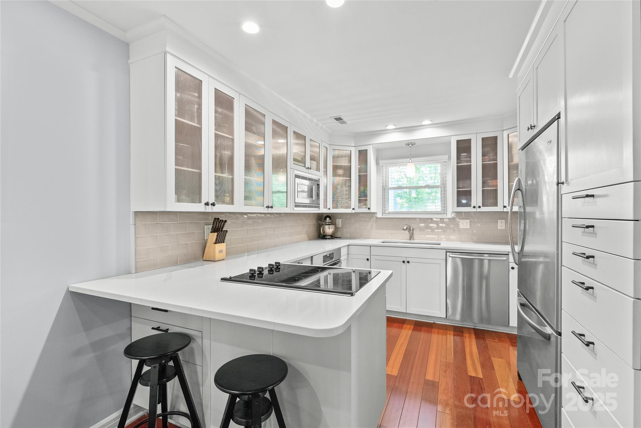 300 E Park Avenue 16