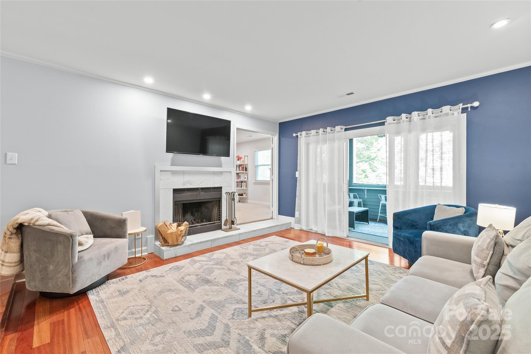 300 E Park Avenue 16