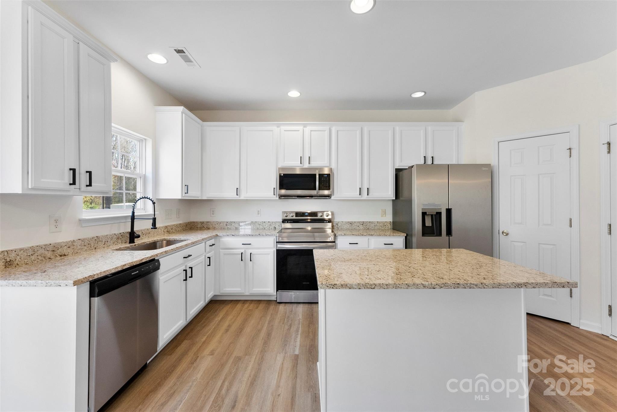 1805 Lexington Avenue 136
