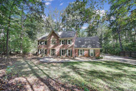 5026 Spicebush Court Charlotte NC 28215