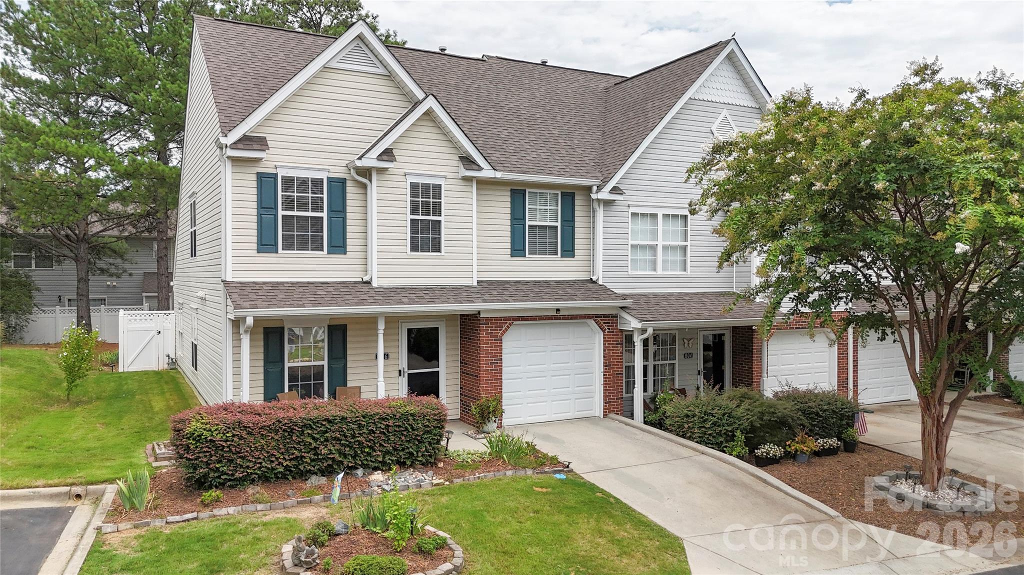 806 Rock Lake Glen